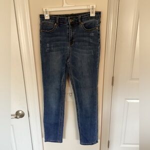 Karen Kane blue slightly distressed jeans, Size 4